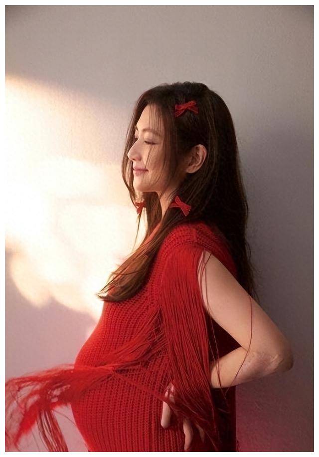 任家萱宣布入院待产,透露儿子体重近8斤,陈嘉桦田馥甄将陪产_小徐