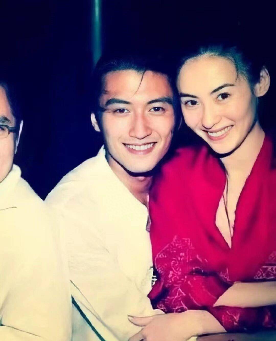 也许是因为年轻时的坎坷经历,张柏芝非常重视家庭,但她错误地忽视了