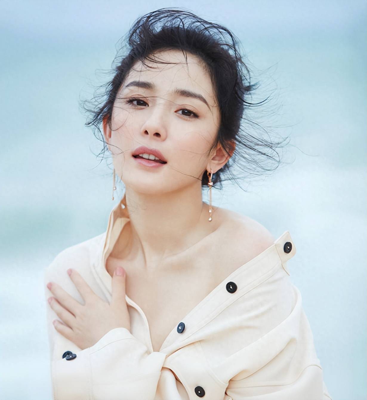 杨幂如今的成功要感谢谁?不是肤白貌美大长腿!_大伯_身材_年代