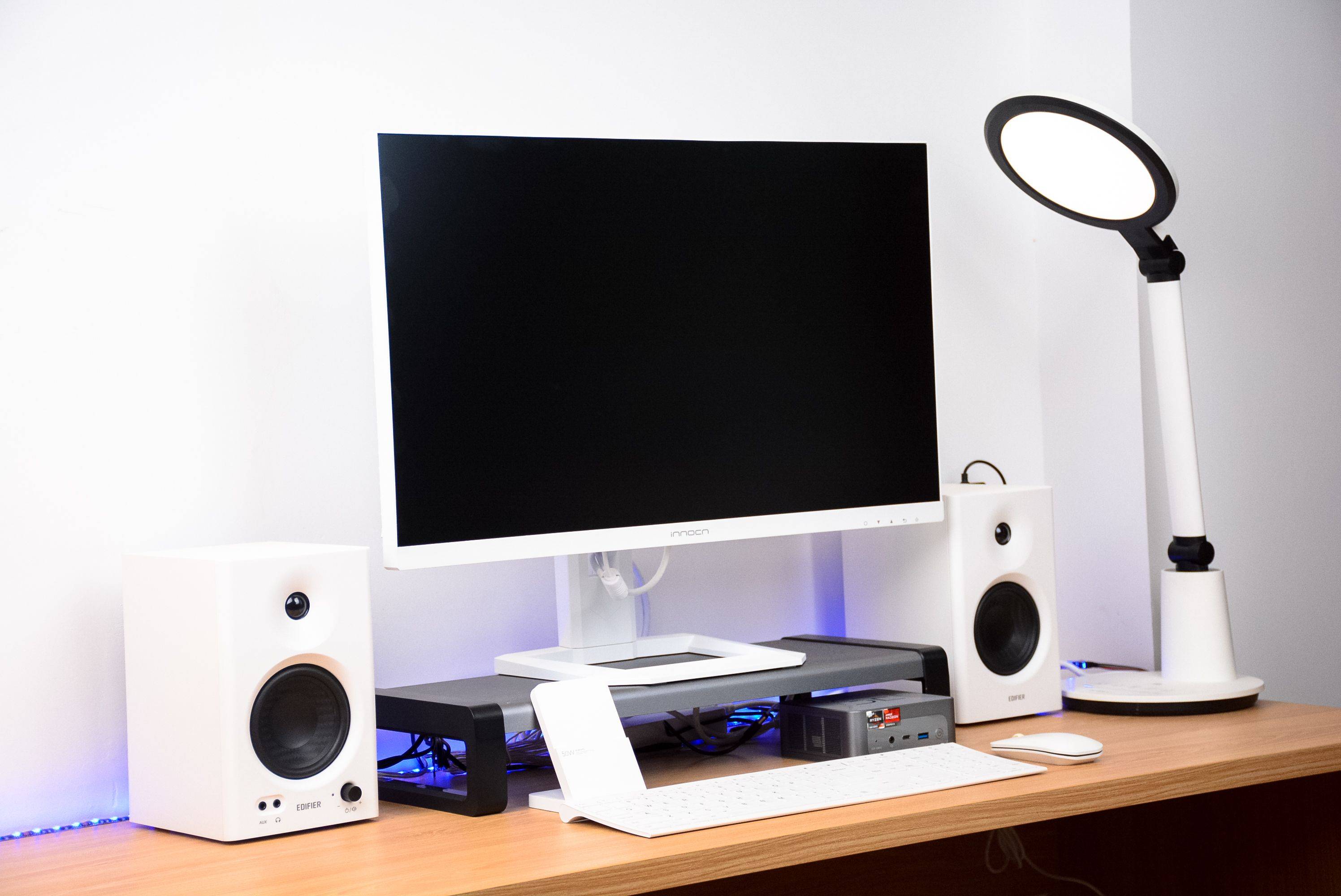 苹果macbook必备显示器:4k分辨率 mini led,联合创新美术显示器_屏幕