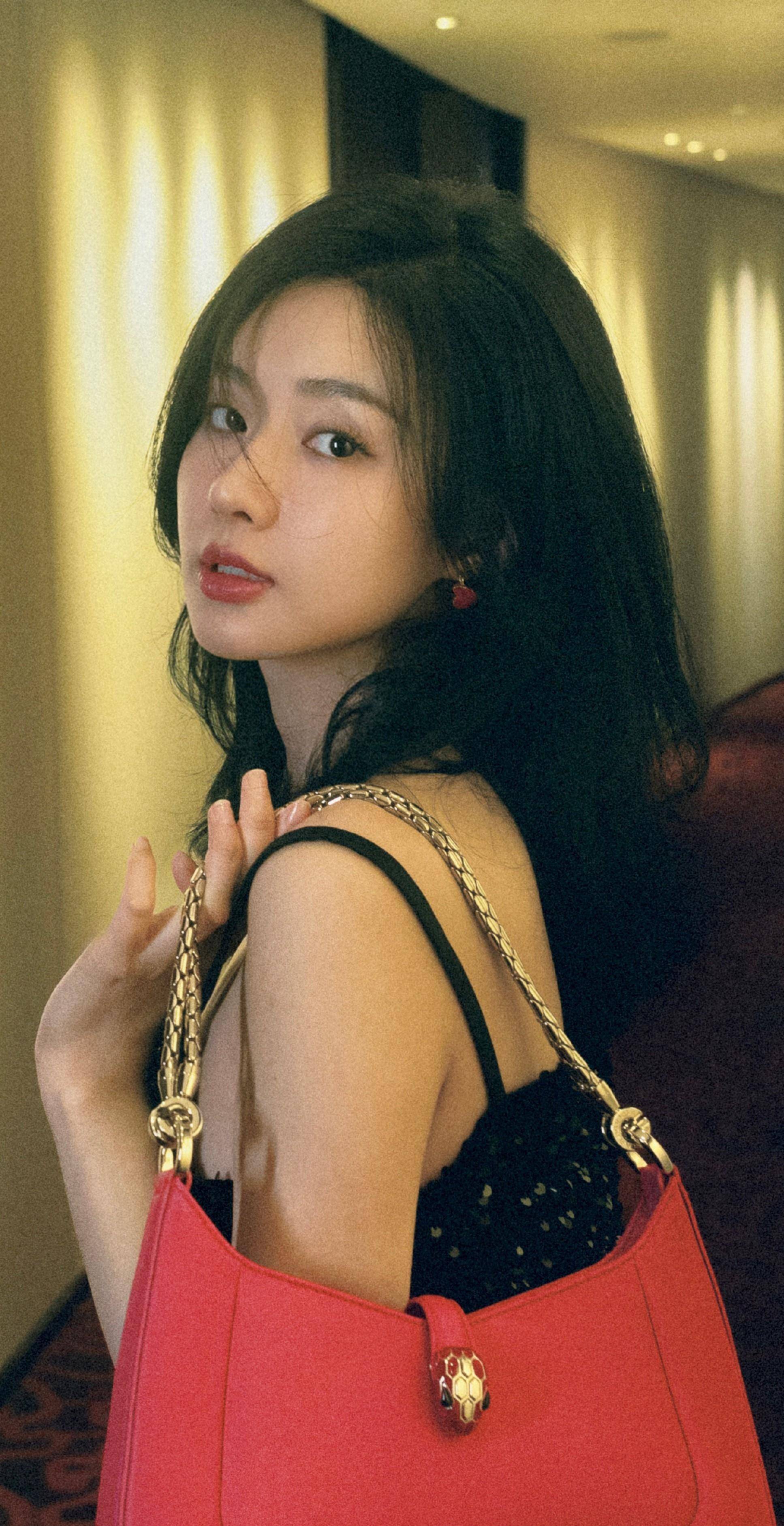 郑合惠子黑色丝袜裙温柔甜美火辣迷人_时尚_身材_裙子