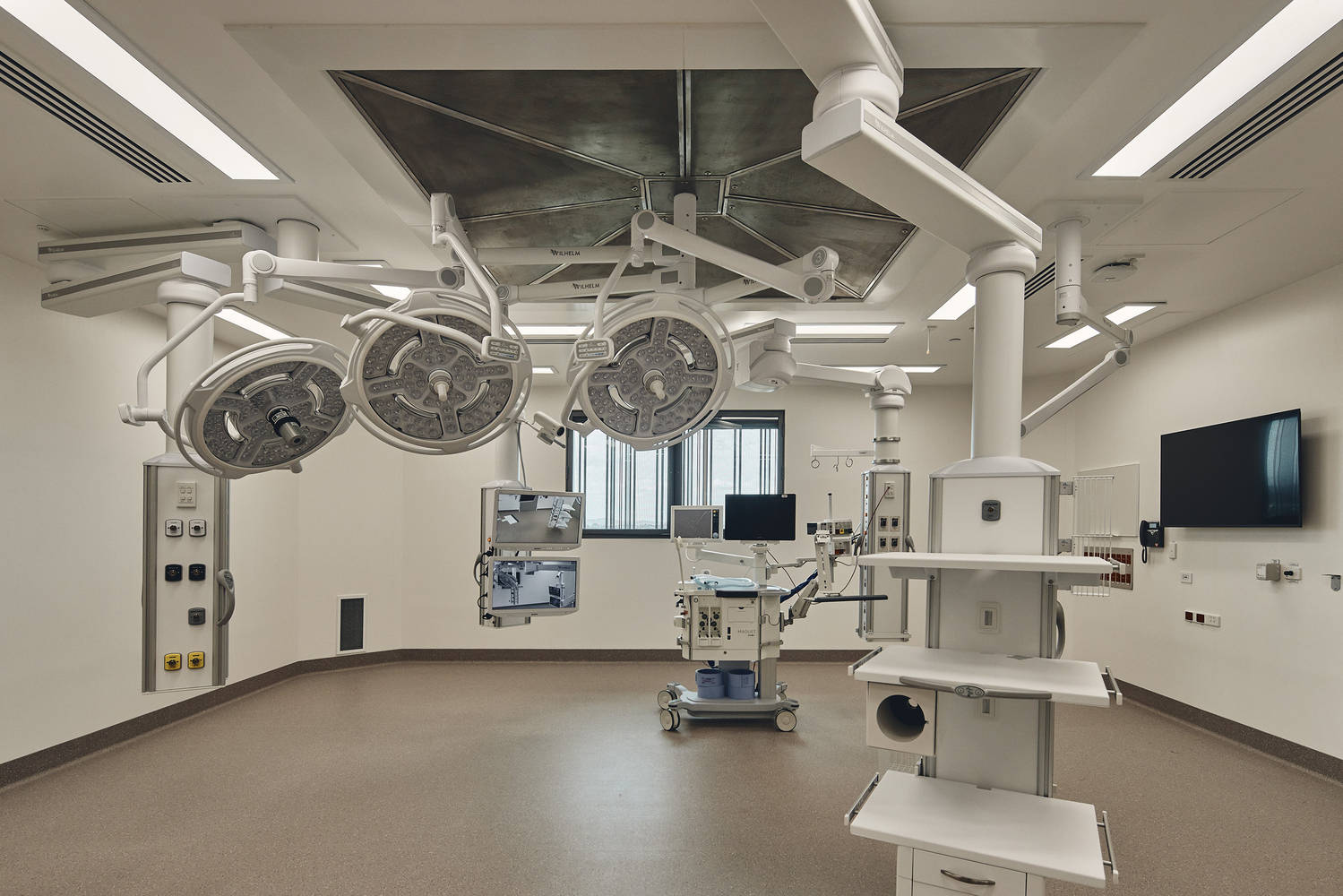 国际最好的医疗医院室内空间设计院共振医疗康养研究所