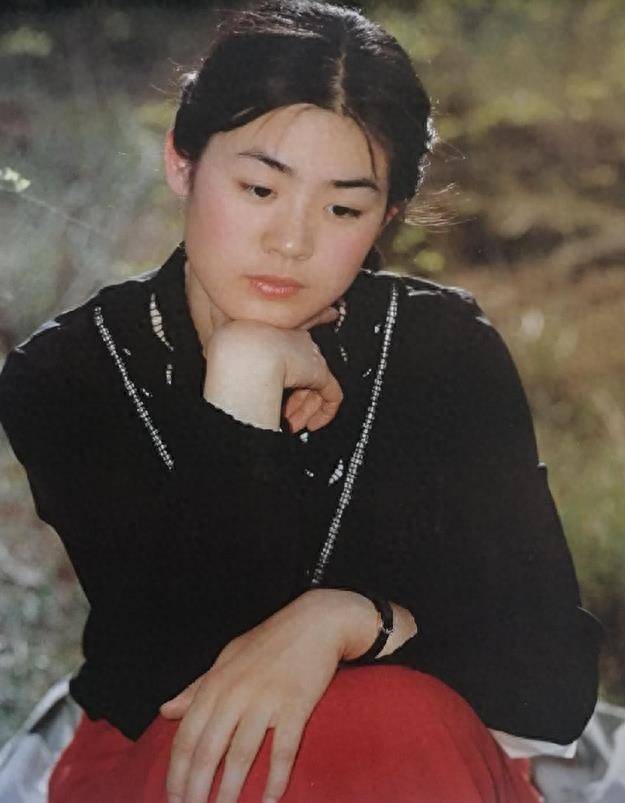 8位挂历女神:巩俐华贵,周迅灵动,瞿颖最奔放,谁是你心中第一_丛珊