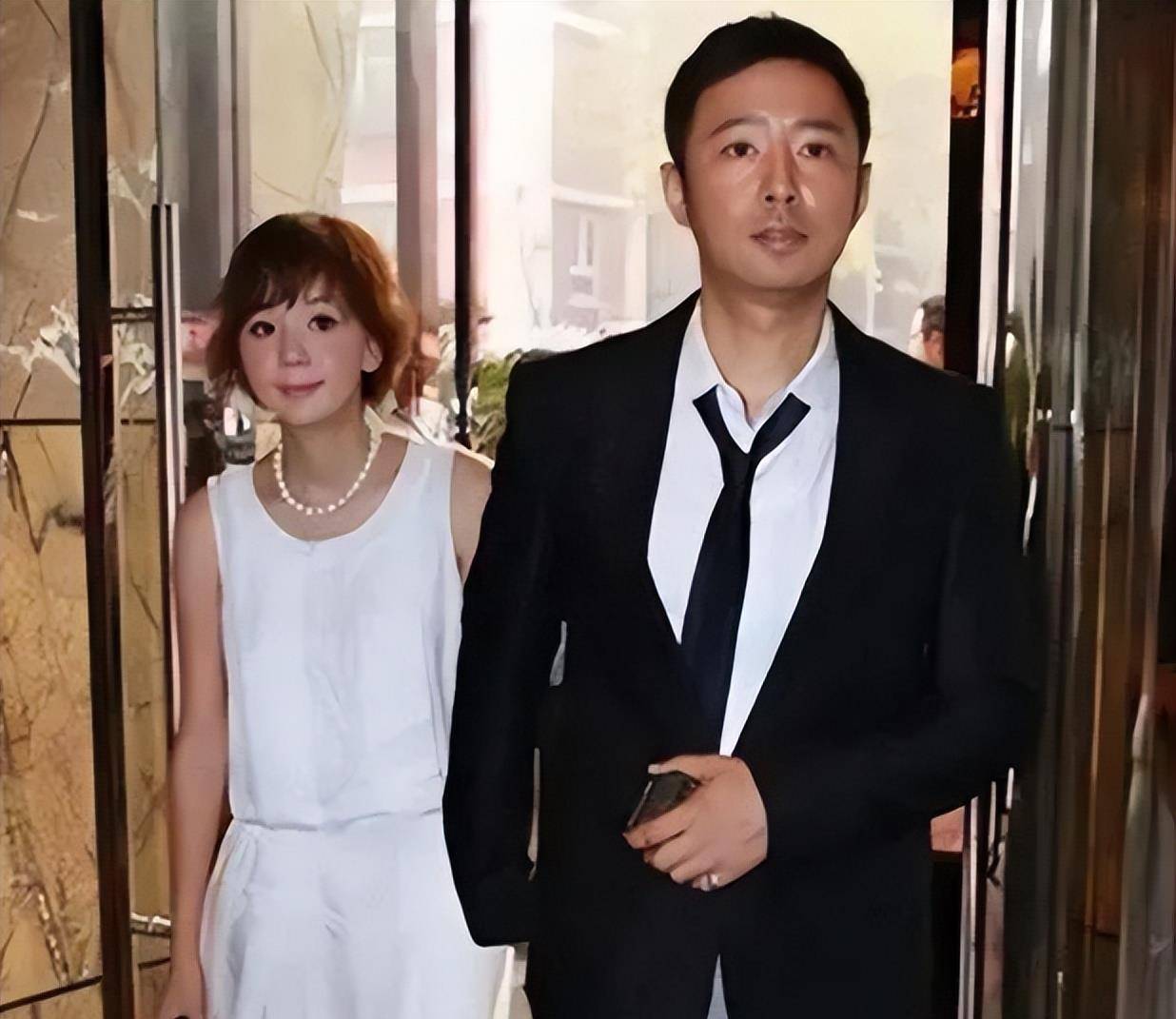 做饭不洗碗,钱也交给妻子管,他才是真正的人间清醒_王一楠_时候_表演