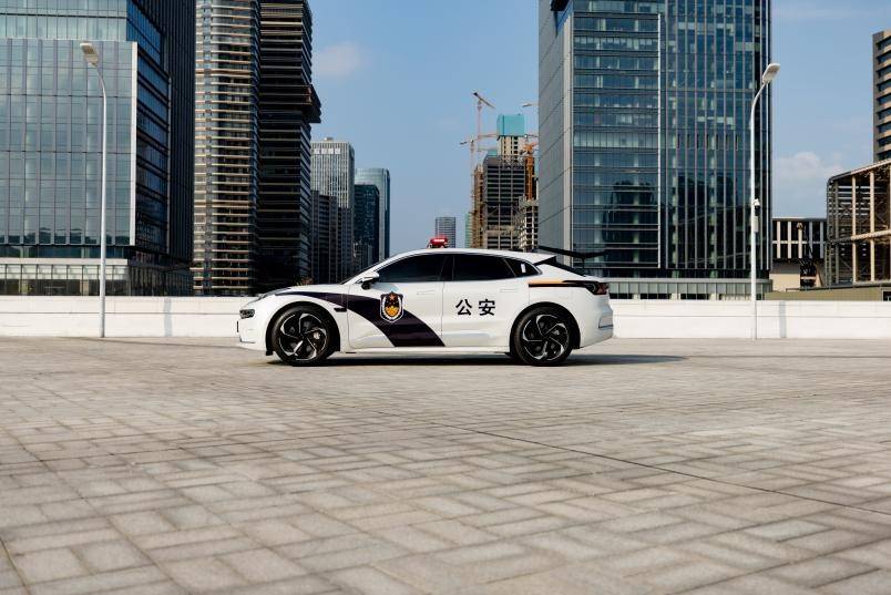 极氪001警车版惊艳亮相,实力护航杭州亚运会_搜狐汽车_搜狐网