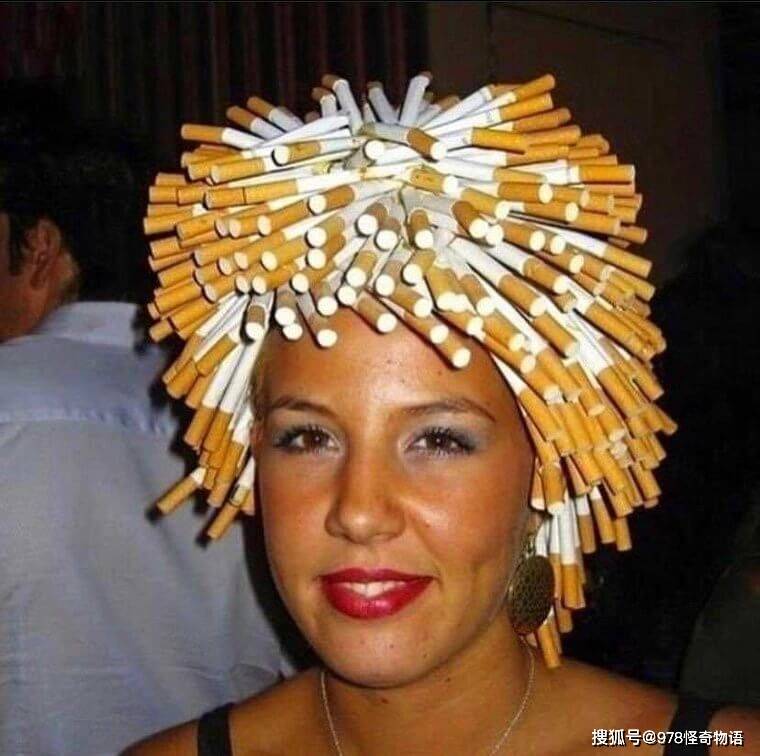 让人不舒服的马桶盖机场最靓的妞这美甲有点