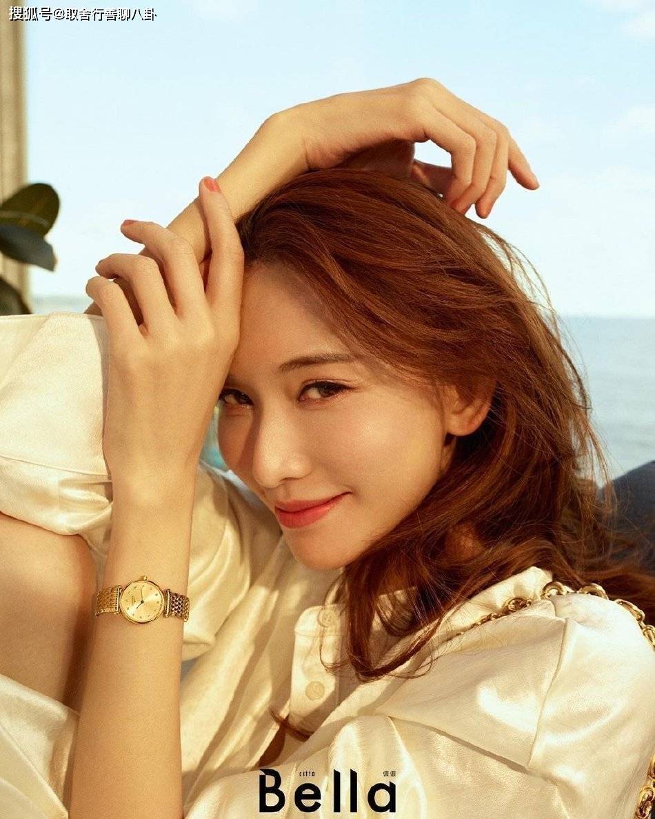 女星林志玲大片释出,短裙湿发性感妩媚,海边漫步美腿白嫩修长_照片