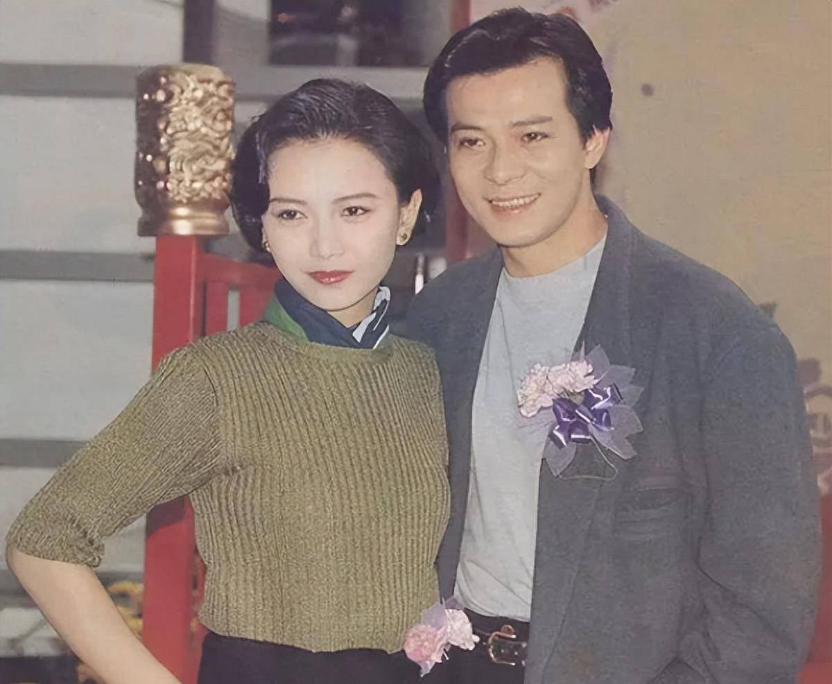 是罗庭,李南星,陈丽霞,杨锡彬执导的古装武侠片,由李南星,朱乐玲