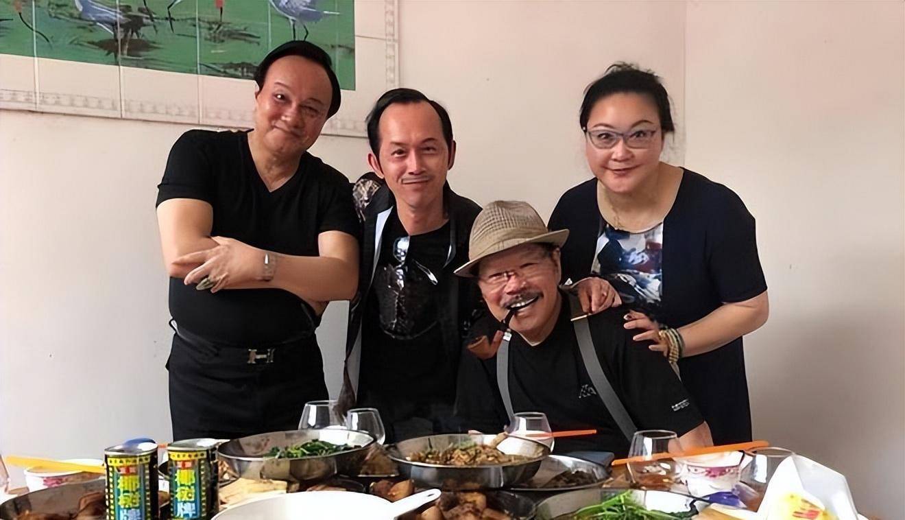 广东演员"牛局长"鲁牛老当益壮,82岁的他仍不忍阔别广东观众_经典_一