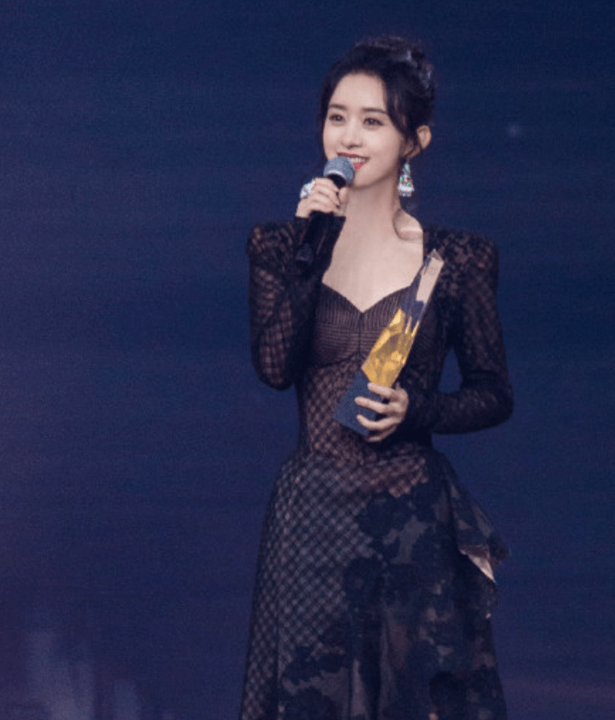 微博之夜众星云集,六美超养眼,丁真成团宠,贾玲错位图笑炸了!