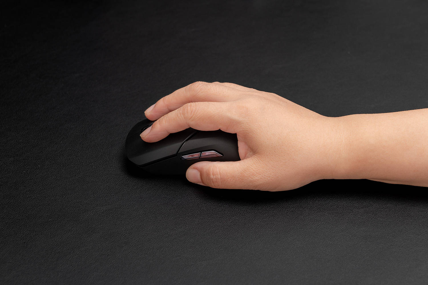 68g轻量化设计，可扩展4K回报率，雷柏VT9PRO双模游戏鼠标体验