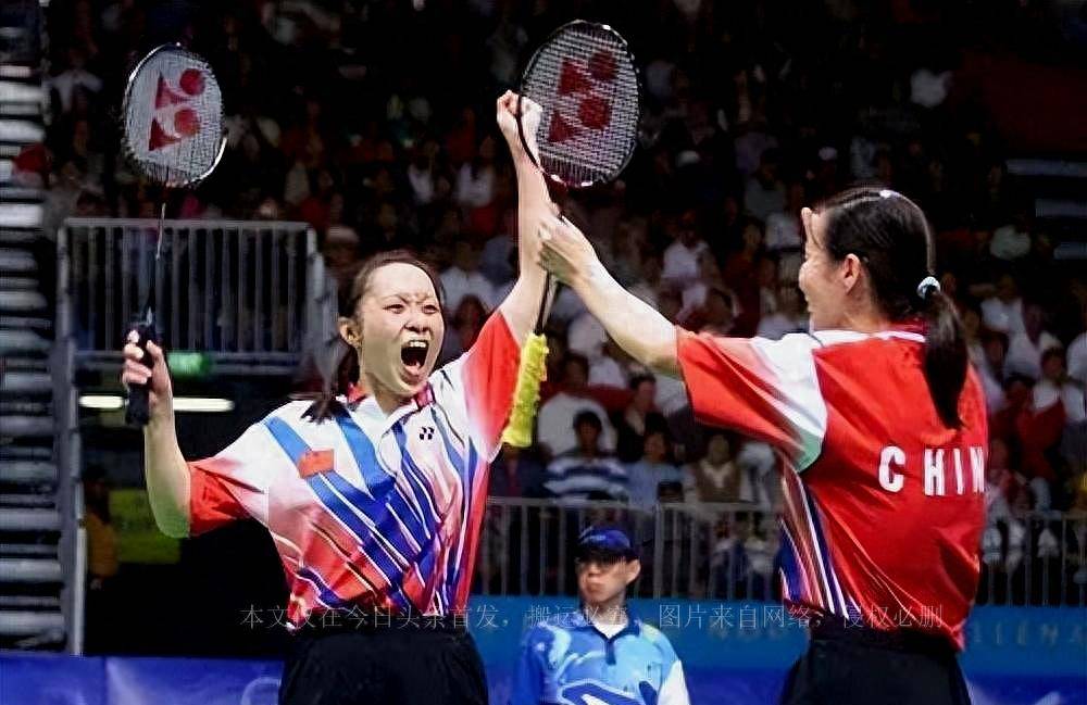 葛菲与丈夫孙俊的婚姻也是幸福的典范,他们相互扶持,共同面对生活的