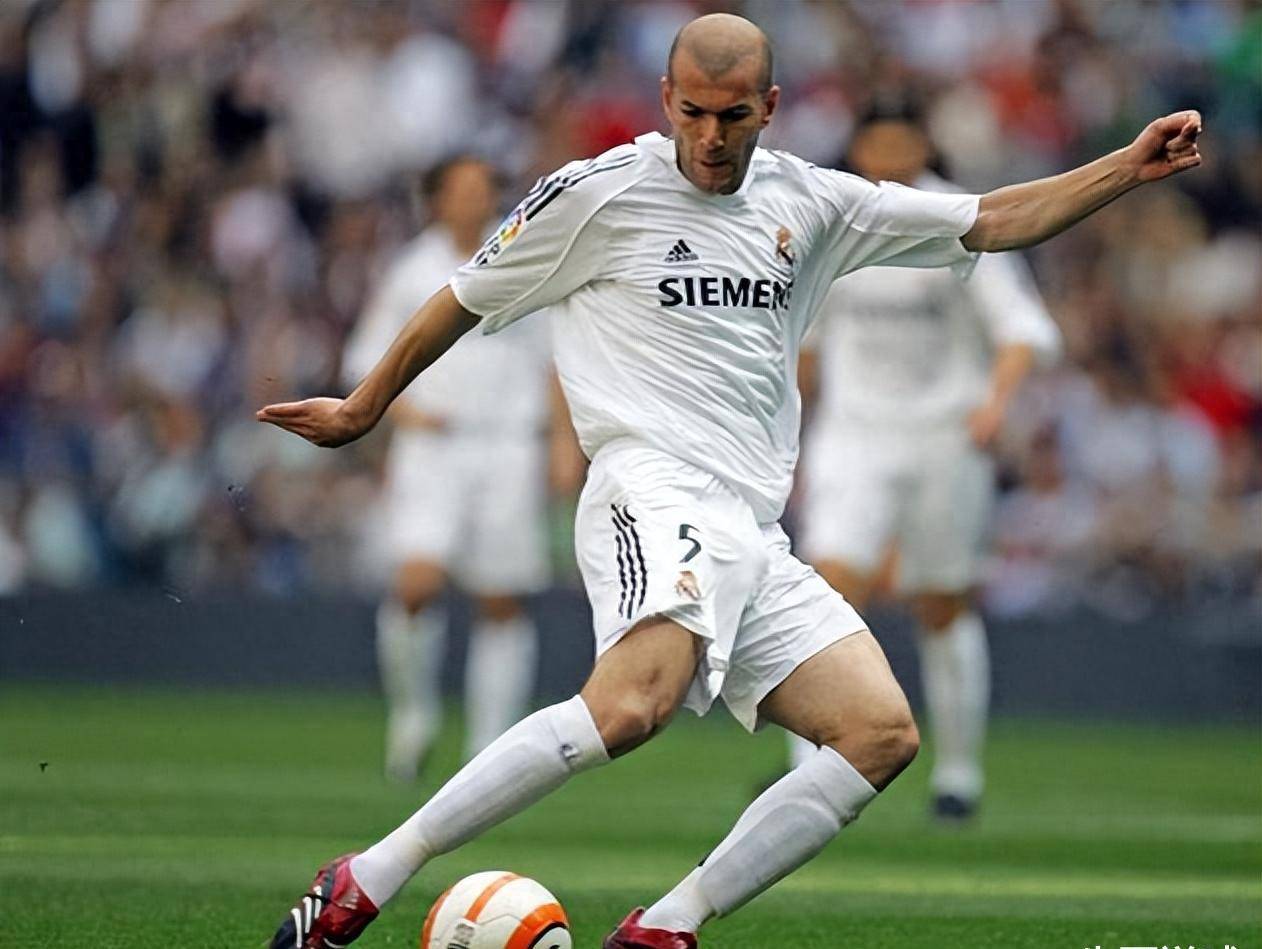 德布劳内:事发足坛,称得上中场大师的只有3人,哈维不值得一提_小白_莫