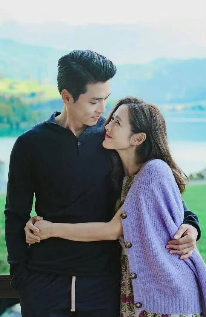 孙艺珍和玄彬打高尔夫球都不忘记秀一把恩爱_男人_女生_照片