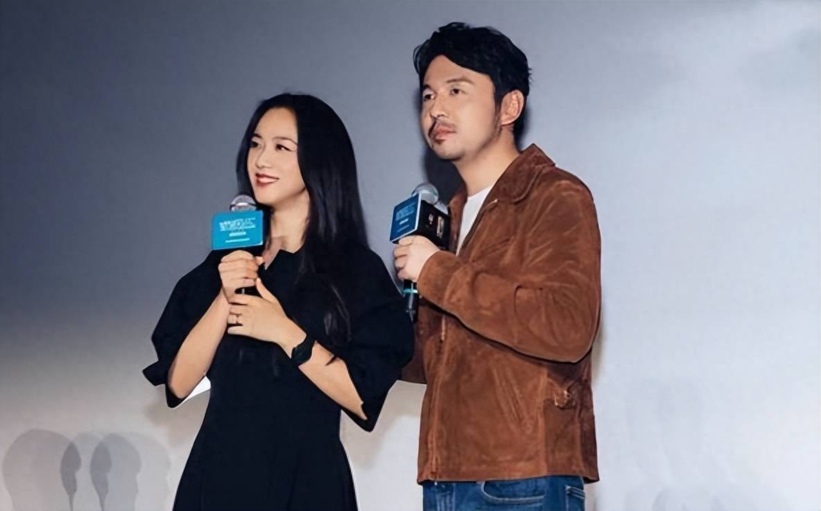 在金鸡奖直播现场,汤唯和雷佳音一起接受采访时被问到:合作过程中最