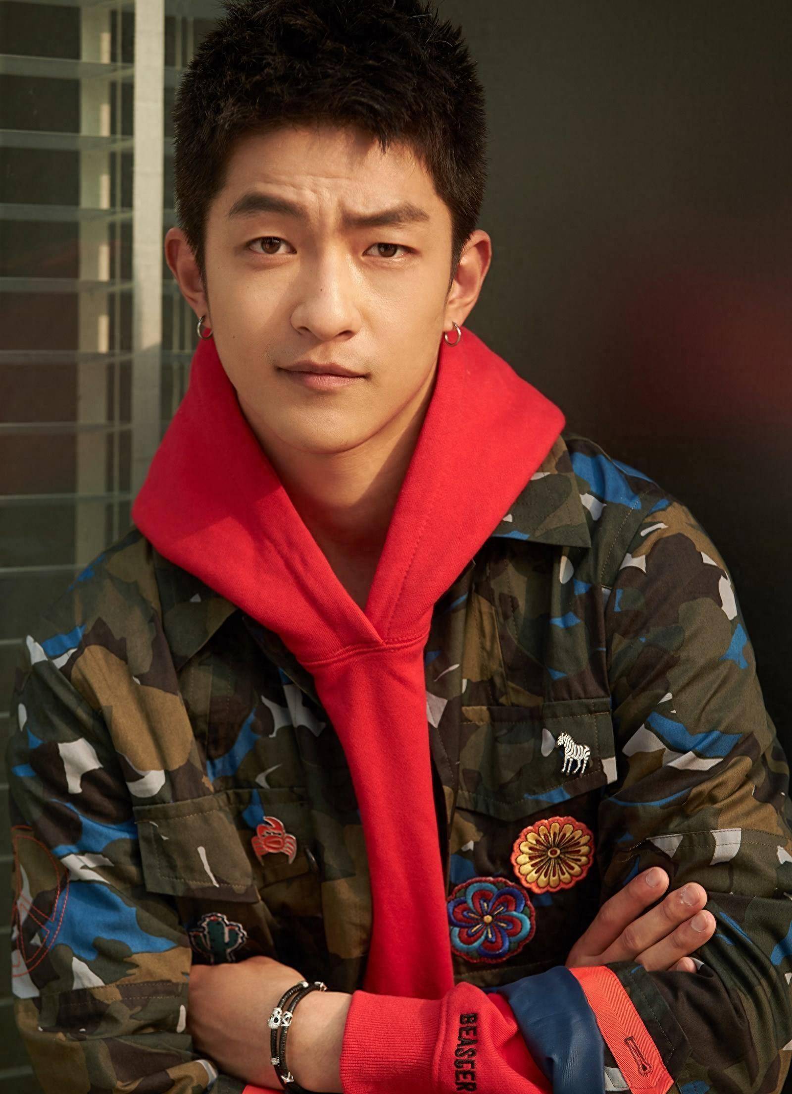 《流浪地球》屈楚萧红了吗,过去有没有被揭露,黑历史有很多吗?