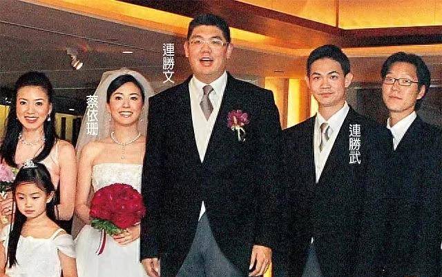 曝连胜文真爱侯佩岑,因女方爱上周杰伦才分手,蔡依珊最后捡漏_豪门