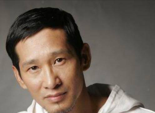 王劲松:30年一人千面当配角,演员是职业,不希望打扰个人生活_观众