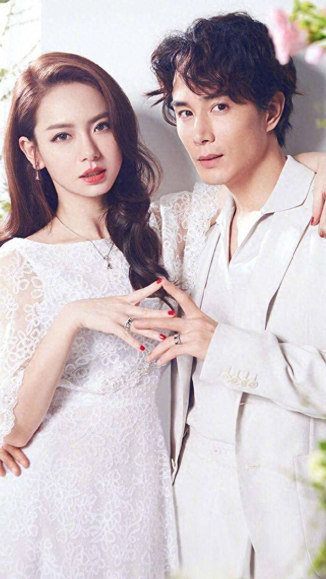 38岁戚薇庆结婚9周年!与美国老公李承铉大秀恩爱,夫妻感情深厚