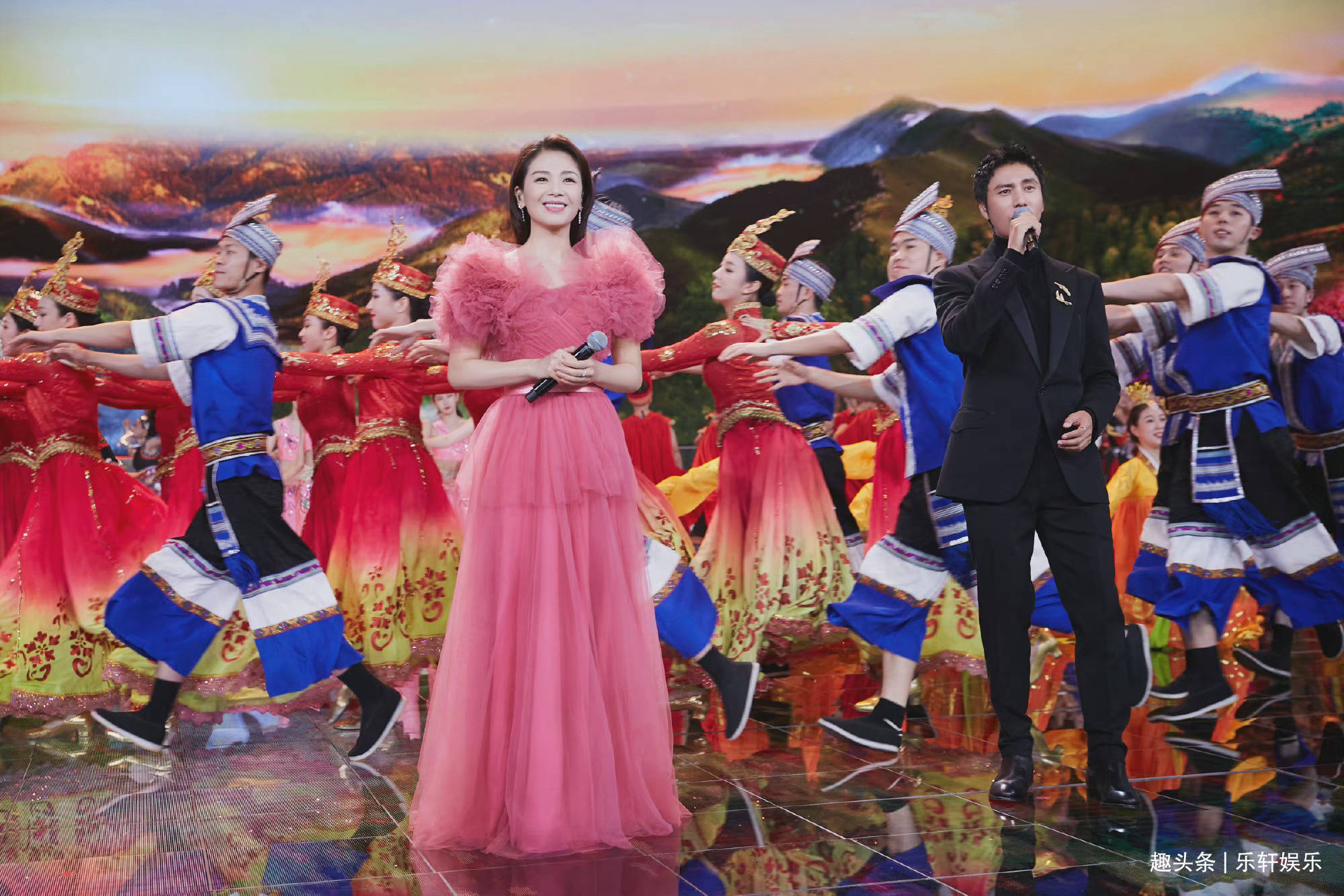 金晨秀舞技堪称时尚,身穿白裙的张韶涵仙气十足_合唱_陈伟霆_黄景瑜