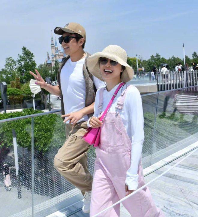 不花钱能把老婆哄得如此开心,邓超果真是个会过日子