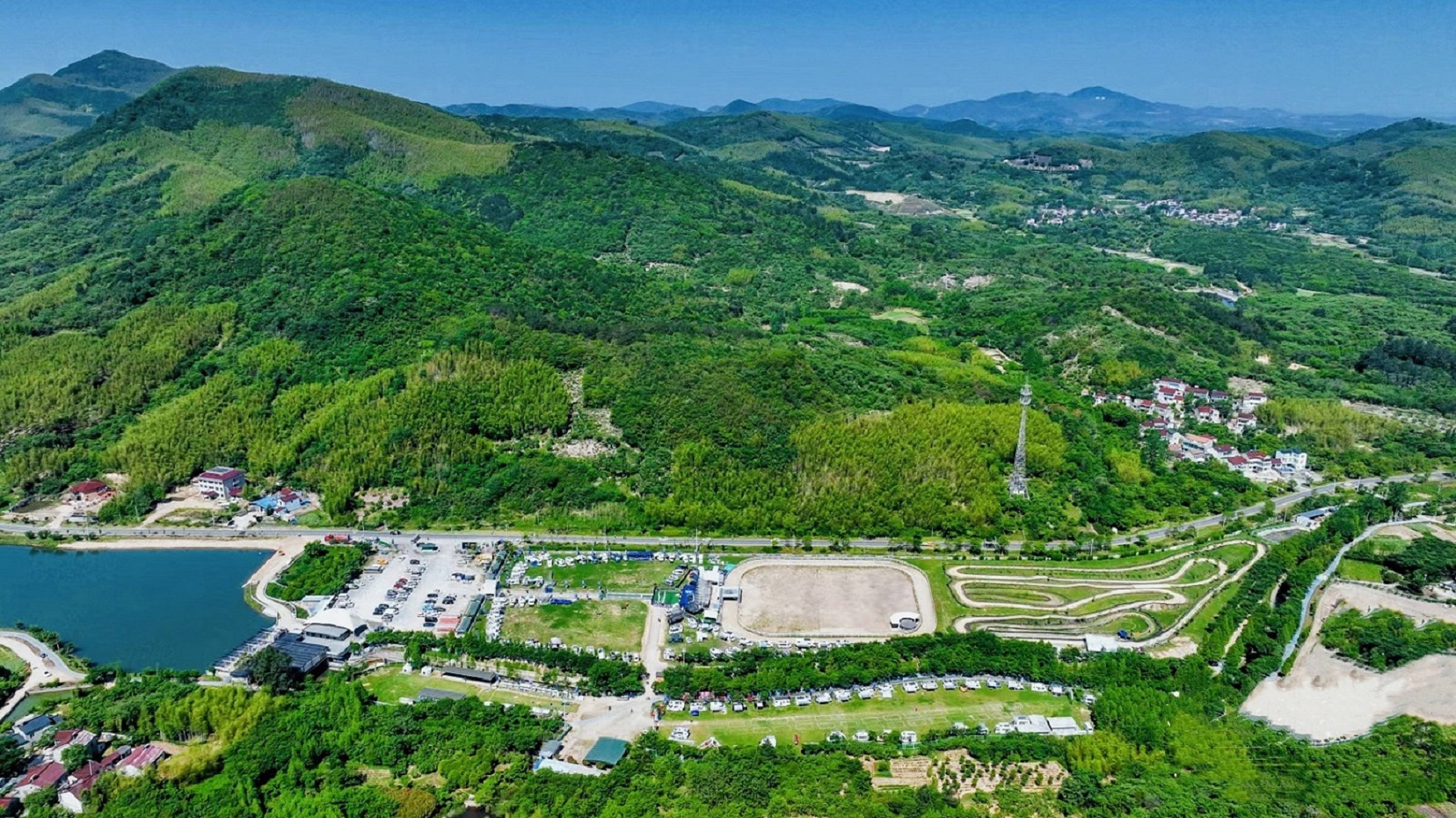 常州松岭村:游客"与浪共舞" 村民欢欣鼓舞_旅游_溧阳市_景区