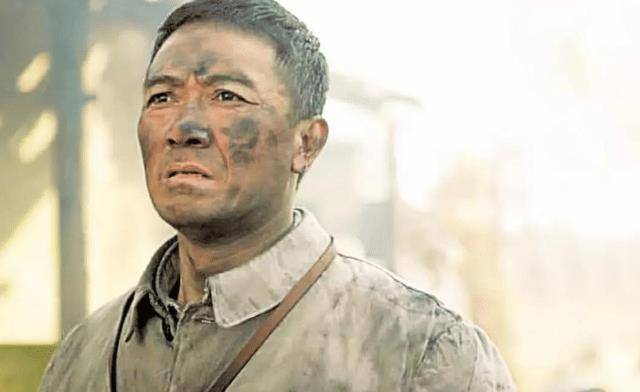 抗日神剧再现奇葩造型,女兵穷到没裤子穿?网友:请尊重历史!