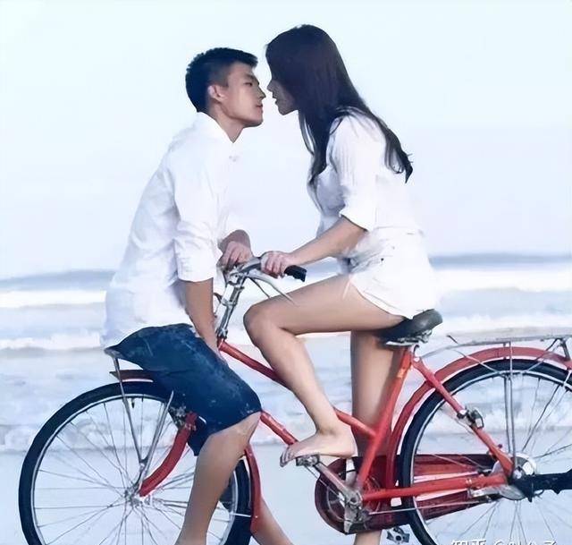 马思纯,与闺蜜激吻,被甩抑郁,如今现身国外疑待产_张哲轩_欧豪_蒋雯丽