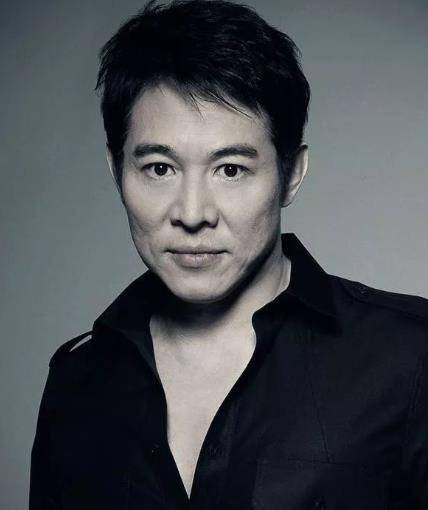 姐姐问李连杰爷爷是谁,李连杰怒怼我敢说你敢播吗,姐姐尴尬不已_利智