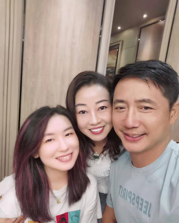 《外来媳妇本地郎》"康枝子"何文茵与"康祈耀"彭新智再次重逢_广东