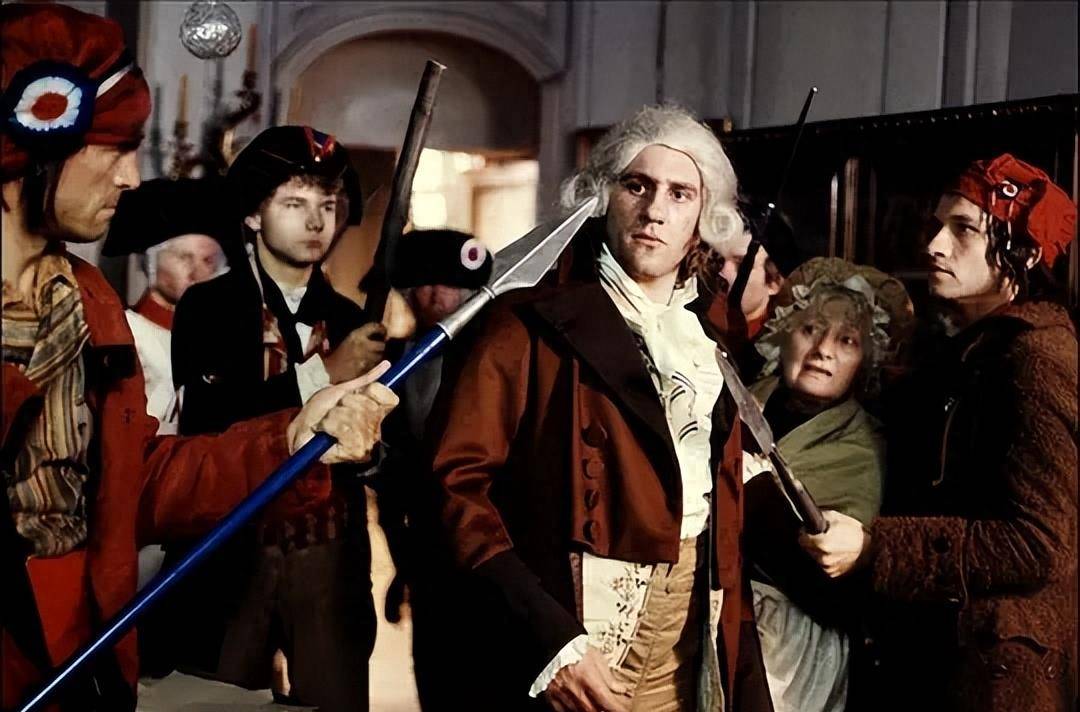 《丹东》:法国大革命的历史,来呼应正如火如荼的波兰团结_权力_电影