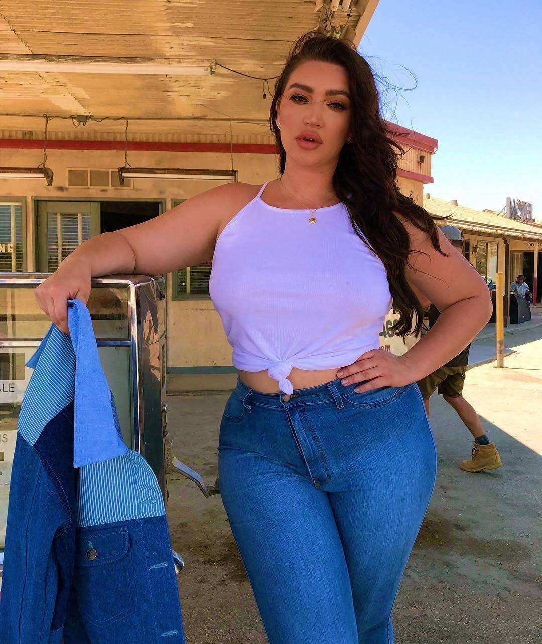 一位充满活力的 instagram 明星,她的名字 kellee moran 在社交媒体上