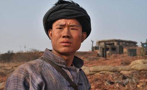 本以为长相不行,没想到帅出天际_谢孟伟_张嘎_小兵