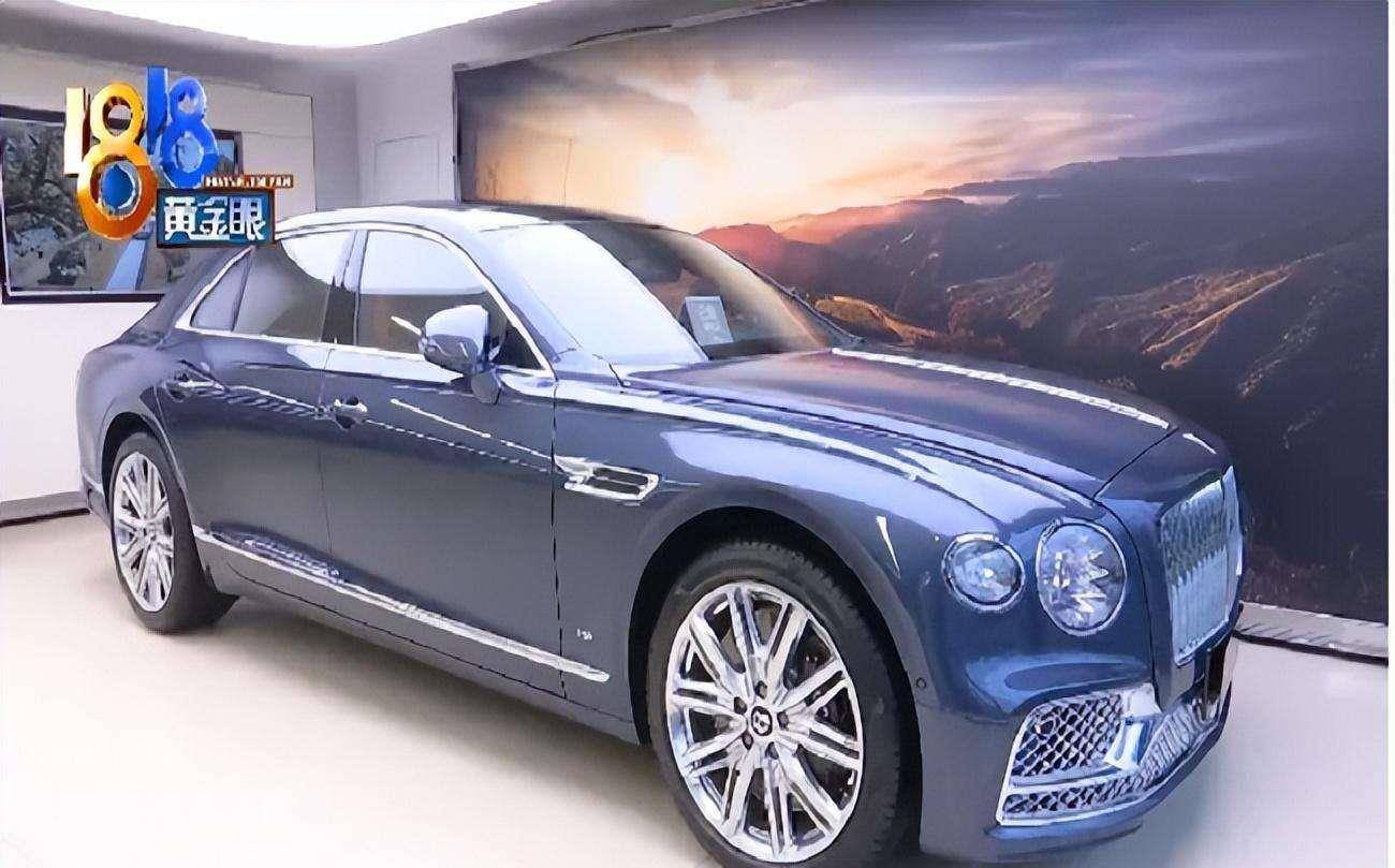 在几辆同等价位的车中,宾利年轻化的设计和较优越的性能深深吸引了彭