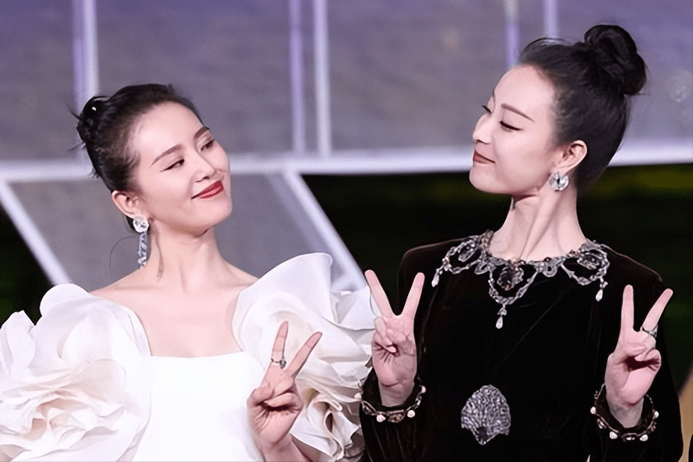 满屏大白腿,美而太自知,刻意又油腻_杨幂_电视剧_关系