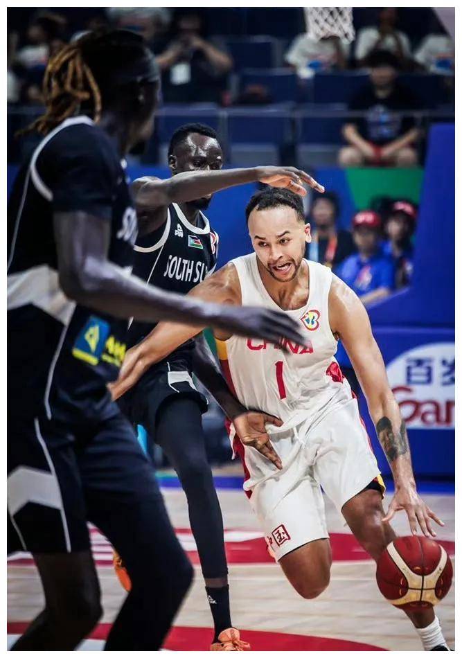 谈到世界杯本身,李凯表示,"我能够打自己喜欢的篮球,参加高水平的赛事