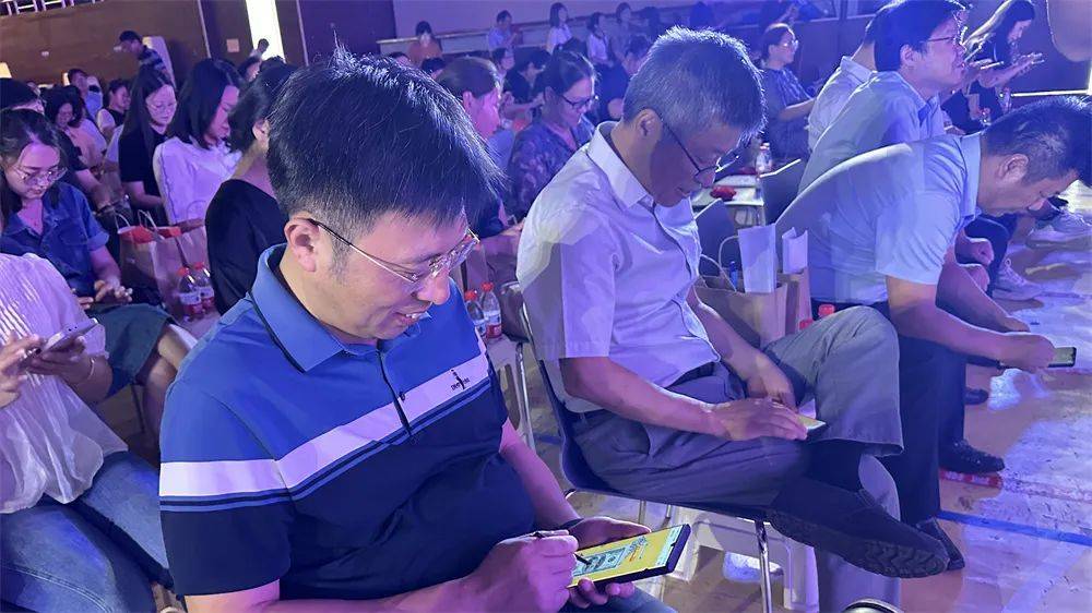 淮安市文通中学庆祝第39个教师节暨总结表彰大会_优秀教师_强国_明星