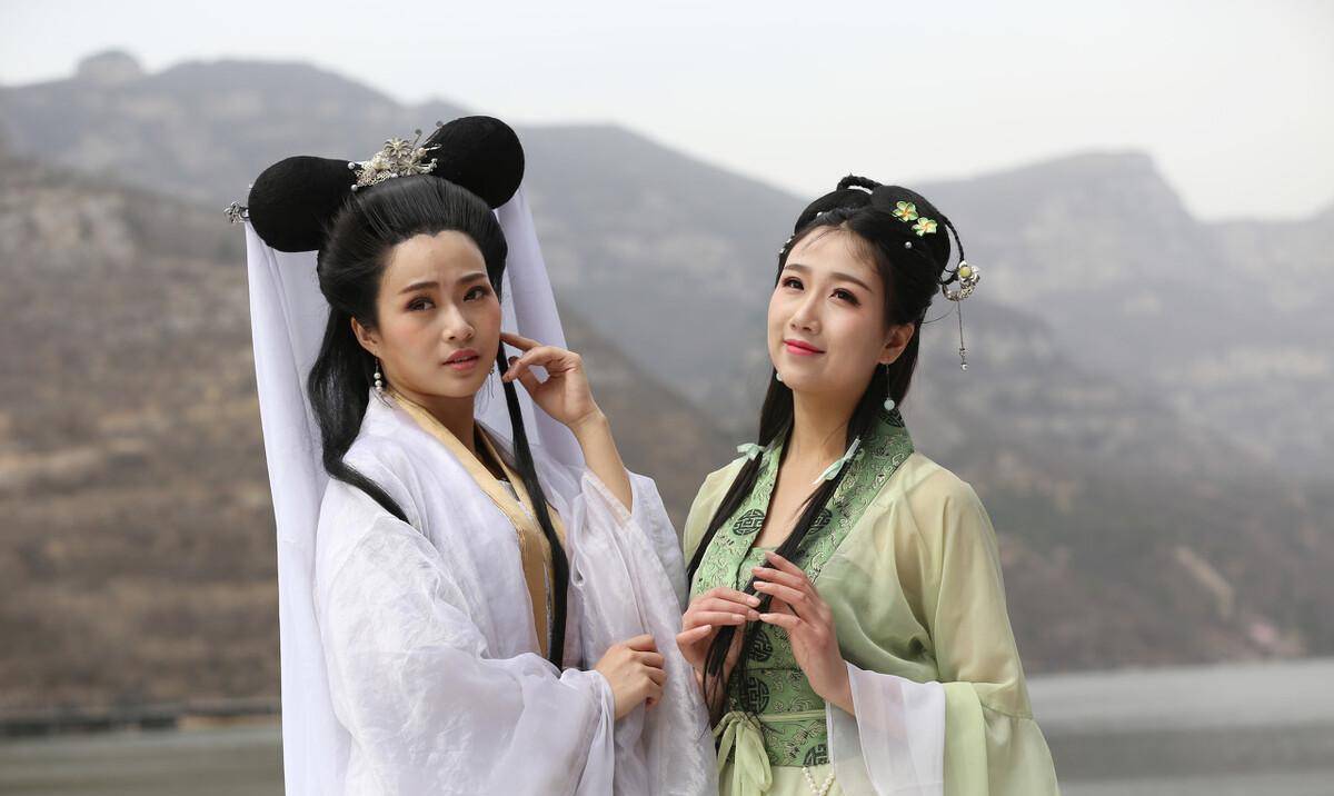 《青蛇》:原著小说敢写的,电影却不敢拍,原因太过现实_小青_许仙_法海