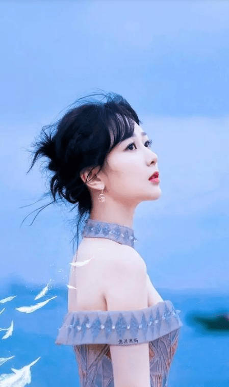 杨超越与杨紫:资本与演技的较量_发展_挑战_观众