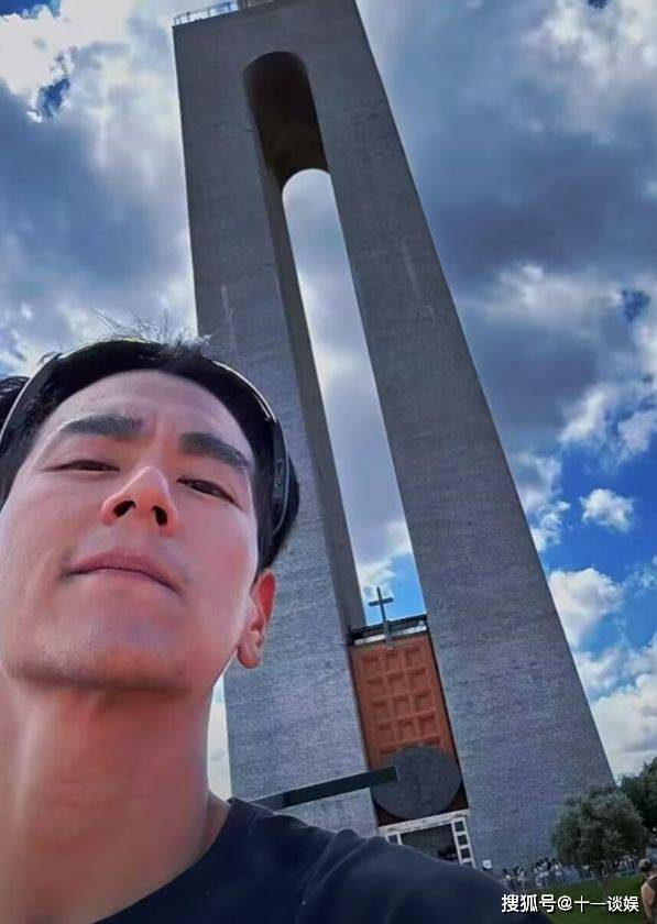 彭于晏瑞士拍广告被偶遇,骑单车出镜帅气十足,还主动与粉丝合影_网友