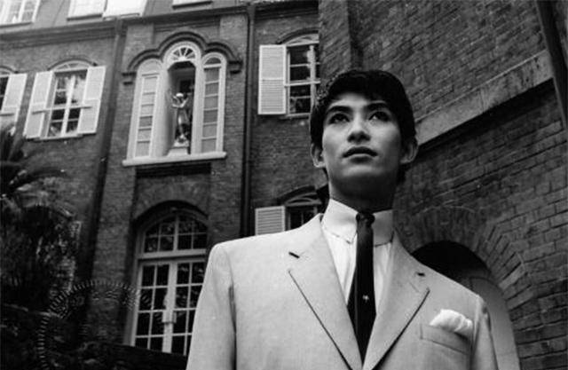 美轮明宏,长崎核爆幸存者,从谷底到巅峰,不死鸟的人生_银座_日本_灵魂