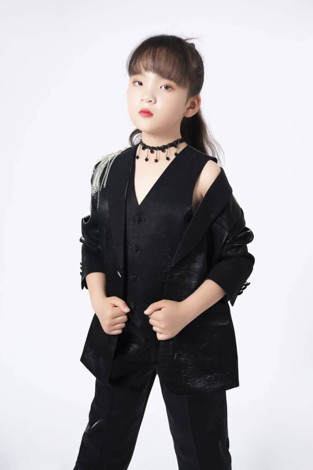 华娱星艺:罗云熙,宋轶主演,张芮宁,张芮畅参演的《颜心记》近日杀青!