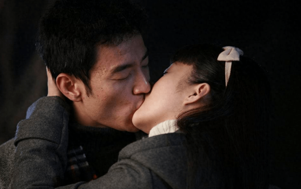 他娶过郝蕾,爱过王珞丹,辜负殷桃,没料到38岁却又娶小10岁的她_李光洁