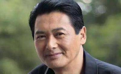 65岁周润发老了,66岁成龙老了,只有他把65岁活成了35岁_费玉清_经典