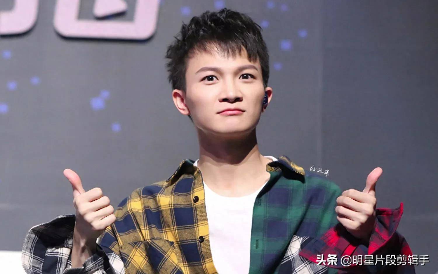 周深的嗓子里住了几个人,《牛仔很忙》里一人分饰四角_网友_实力派_顶