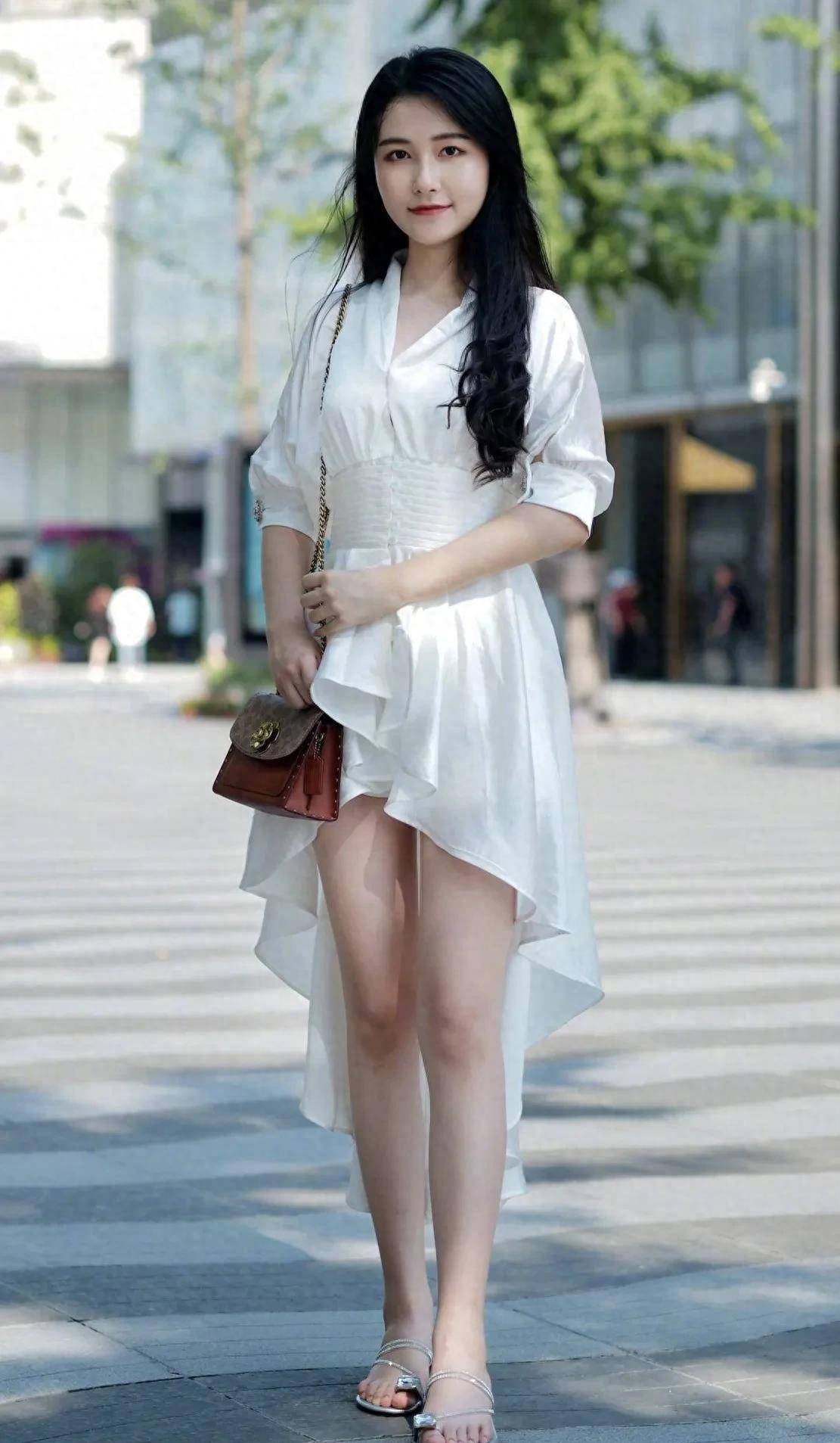 长腿美女白得发光!_阳光_双腿_最好的