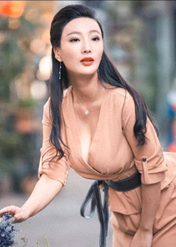 王李丹妮历尽千帆,勇敢活出自己的人生_王丽_梦想_观众