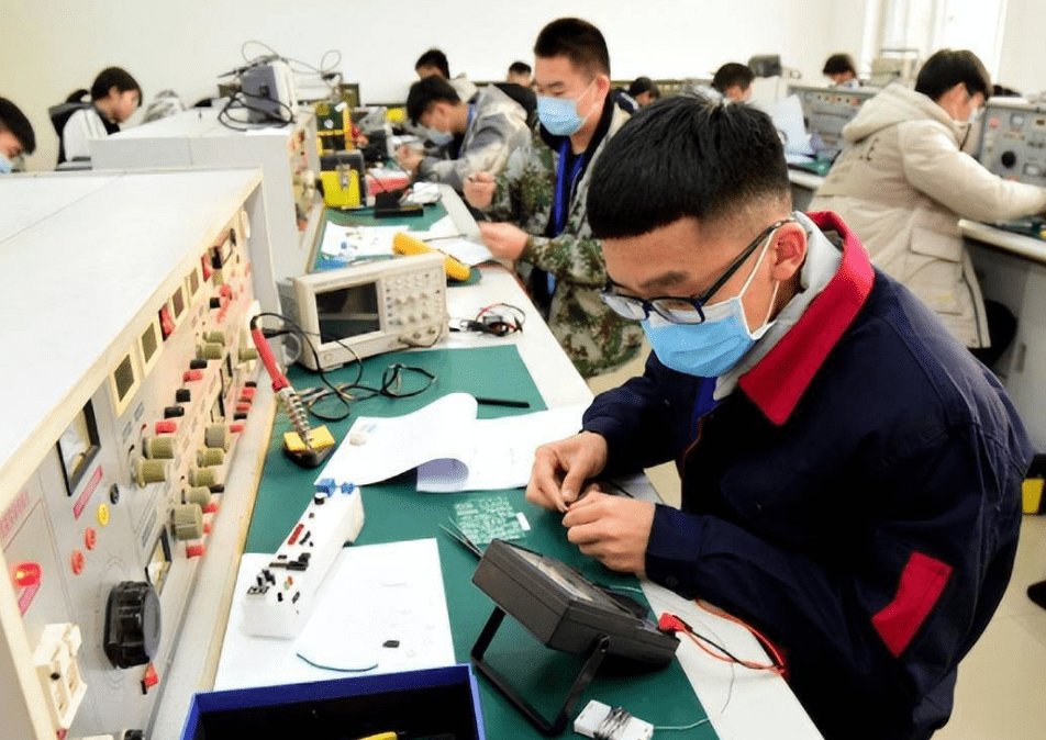 葛剑雄提出恢复中专,前车覆,后车戒,大学生的困境就是有力证明_毕业生