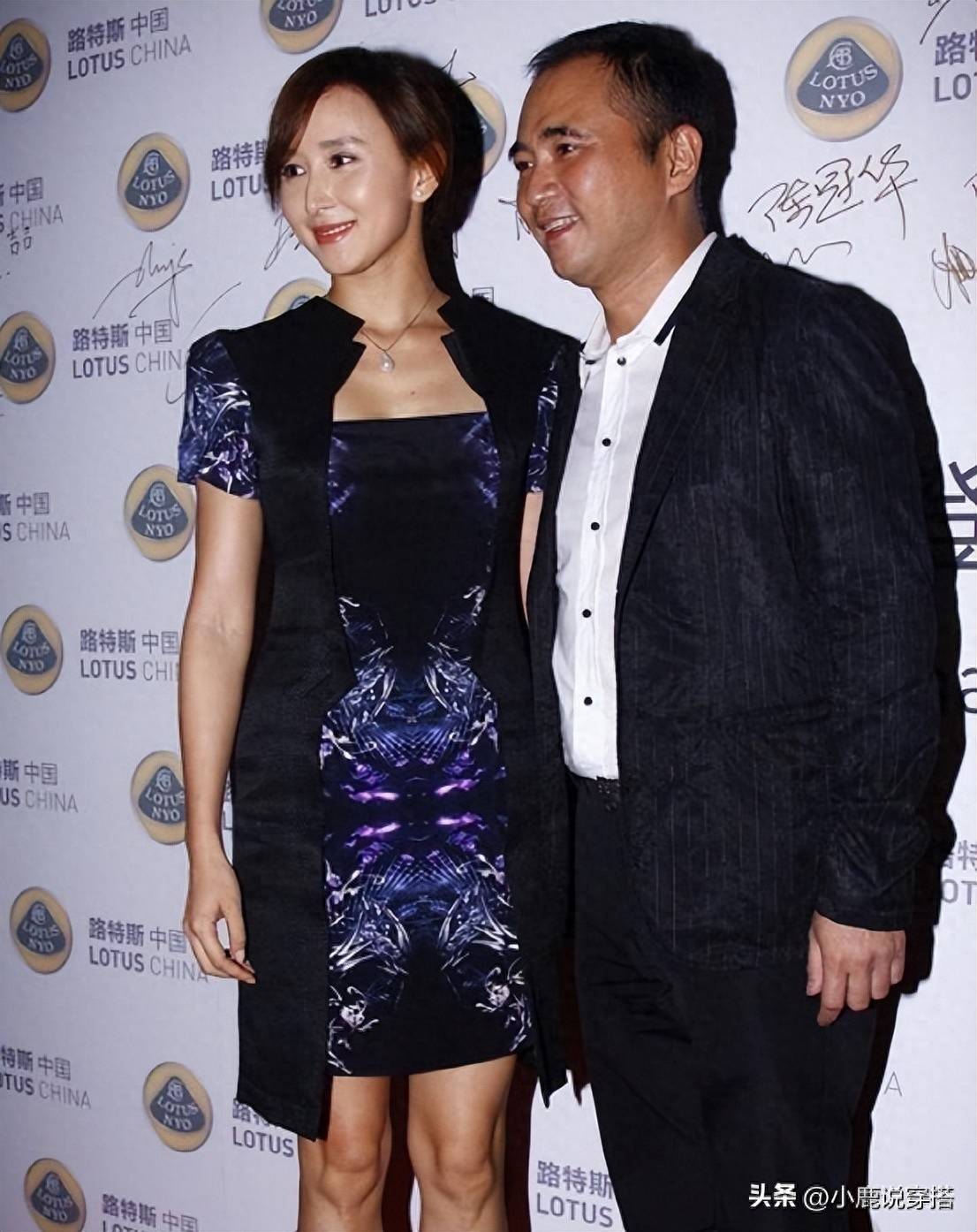 胡静穿粉色旗袍与富豪老公罕见同框,娇俏甜美的形象让人羡慕_魅力