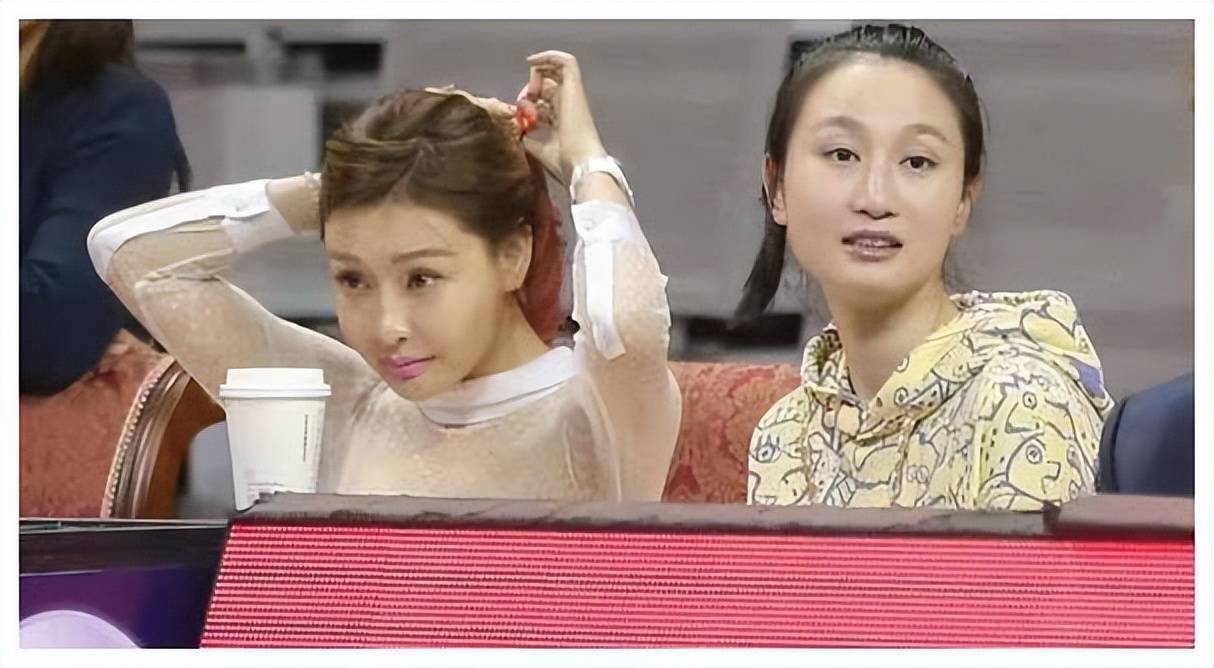 cba最美老板娘惊艳亮相!